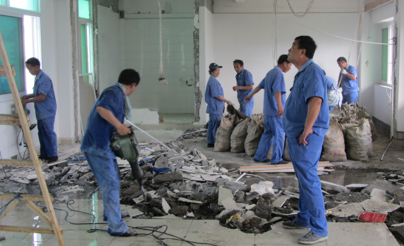 吴中厨房客厅地砖拆除